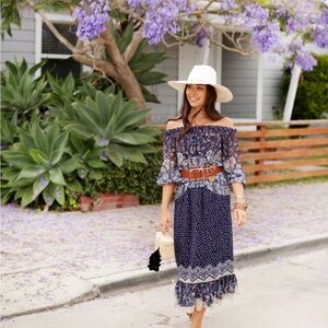 GORGEOUS! Elegant Blue Off-Shoulder Dress! Size 2, SALONI